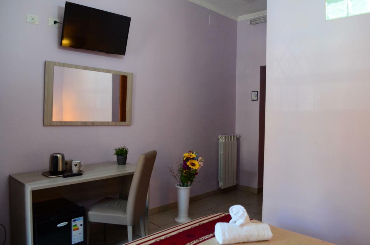 Roma Castle Termini Hotel Exterior foto